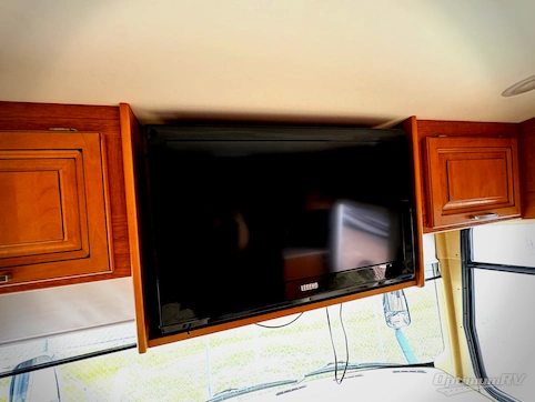 2013 Monaco Monarch 33SFD RV Photo 2