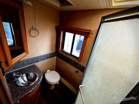 2013 Monaco Monarch 33SFD RV Photo 4