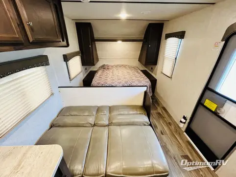 2018 Starcraft Autumn Ridge Outfitter 23FB RV Photo 4