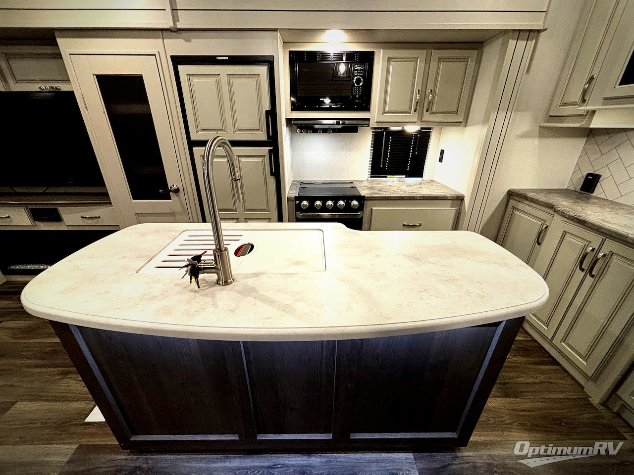 2021 Keystone Cougar Half-Ton 30RLS Photo 6