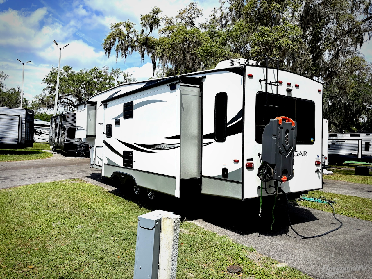 2021 Keystone Cougar Half-Ton 30RLS Photo 3