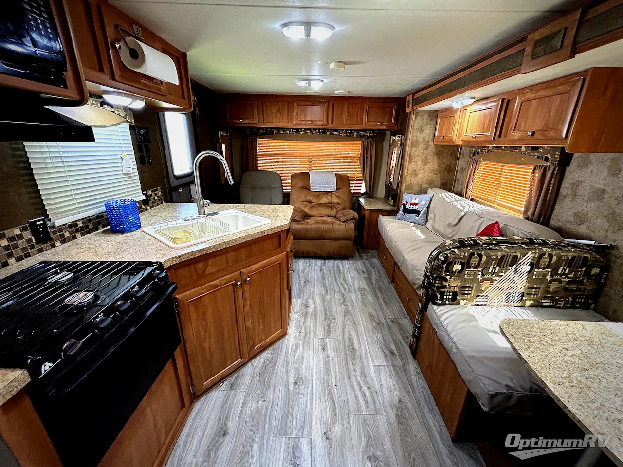 2015 Shasta Flyte 265RL Photo 4