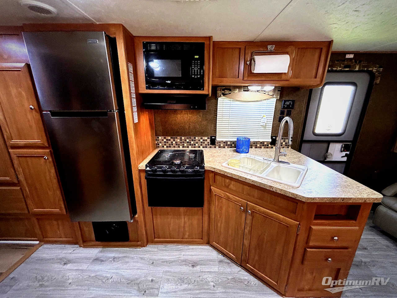 2015 Shasta Flyte 265RL Photo 6