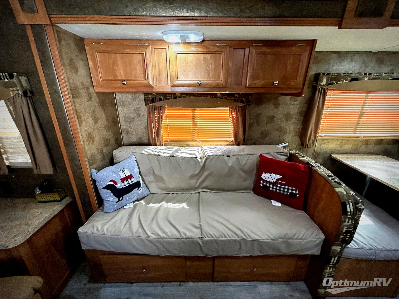 2015 Shasta Flyte 265RL Photo 14