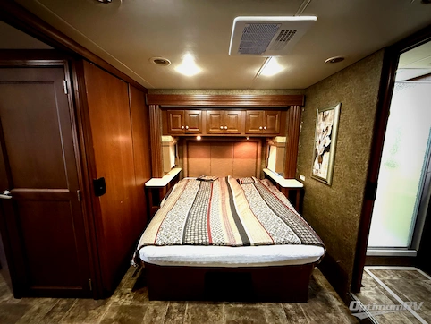 2014 Thor Palazzo 36.1 RV Photo 3