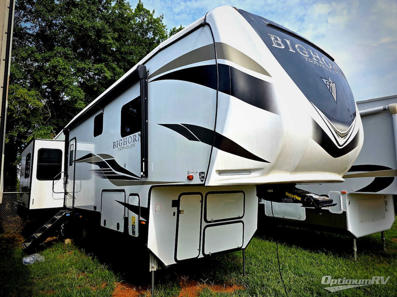 2023 Heartland Bighorn Traveler 35BK Photo 1