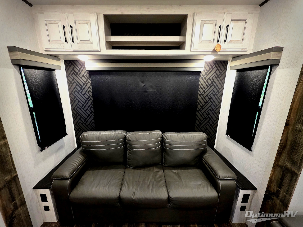 2023 Heartland Bighorn Traveler 35BK Photo 6