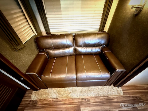 2018 Keystone Hideout 315RDTS RV Photo 3