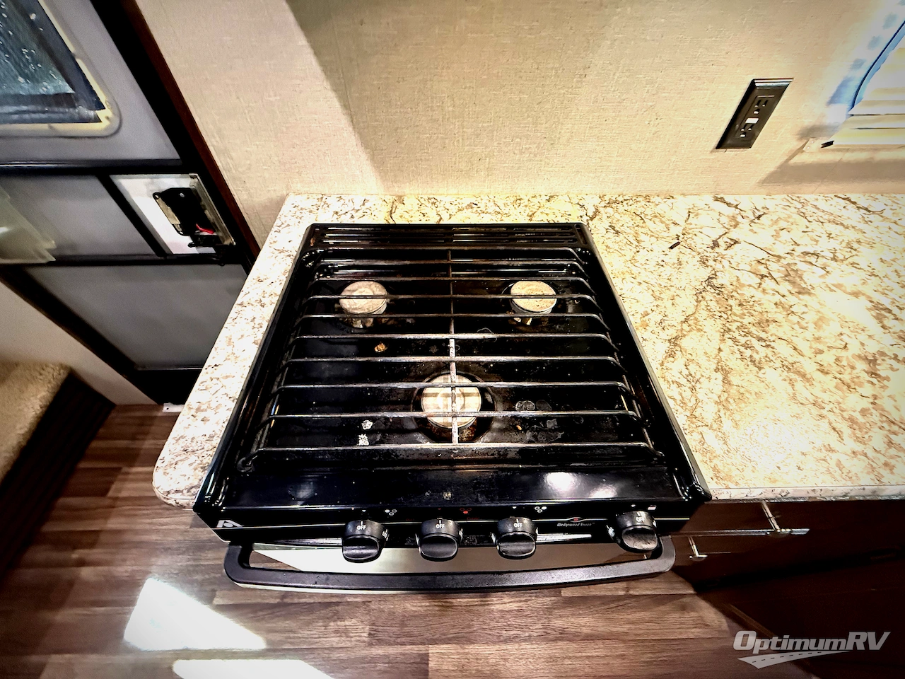 2018 Keystone Hideout 315RDTS Photo 5