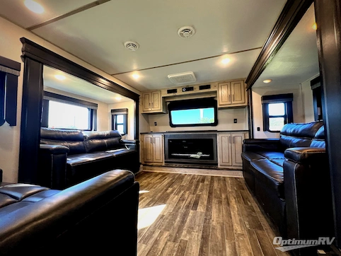 2023 Keystone Avalanche 360FL RV Photo 2