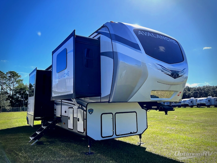 2023 Keystone Avalanche 360FL RV Photo 1