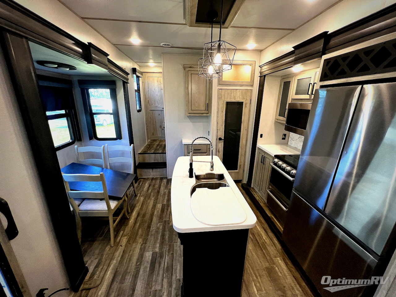 2023 Keystone Avalanche 360FL Photo 4