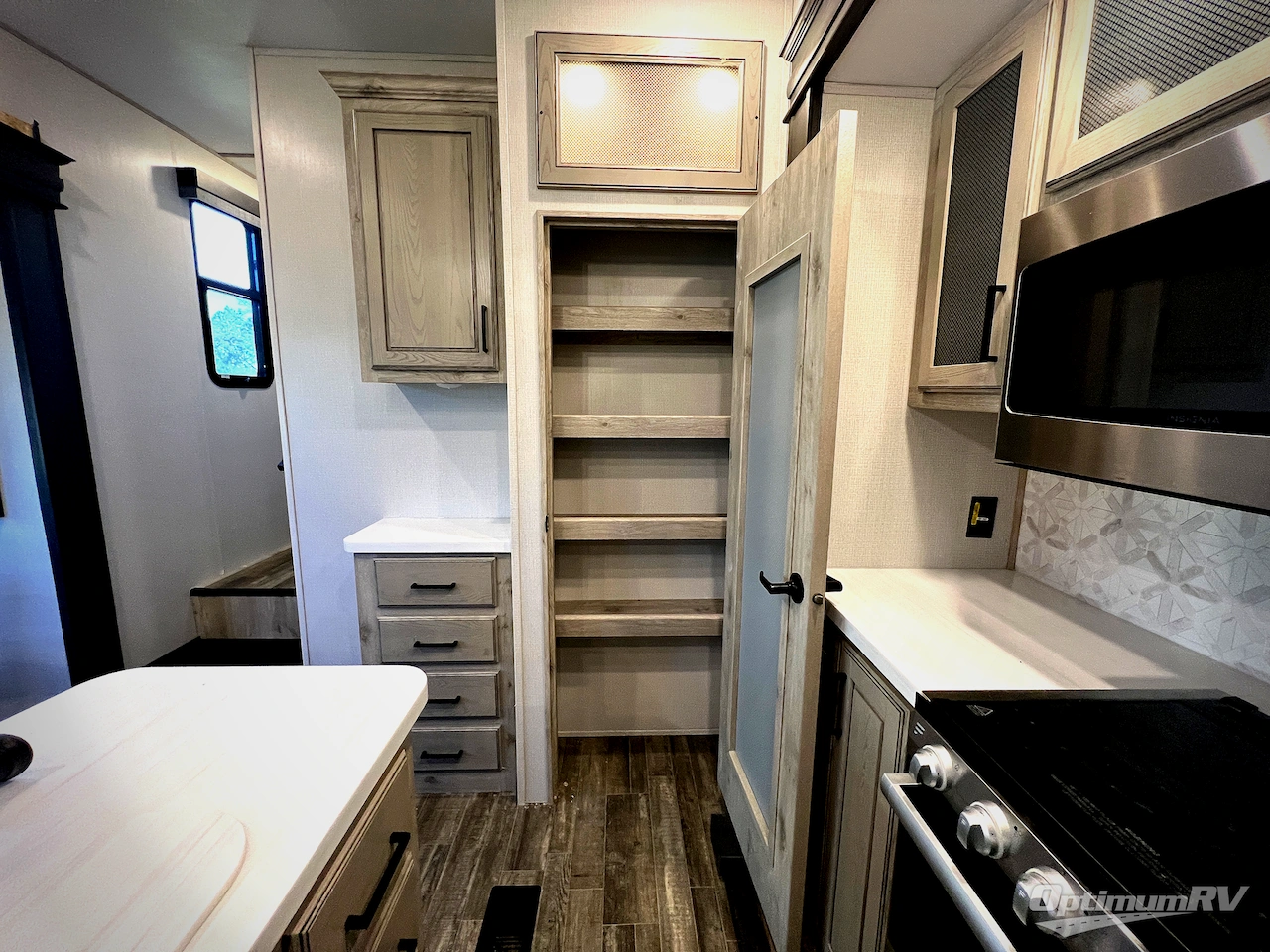 2023 Keystone Avalanche 360FL Photo 15