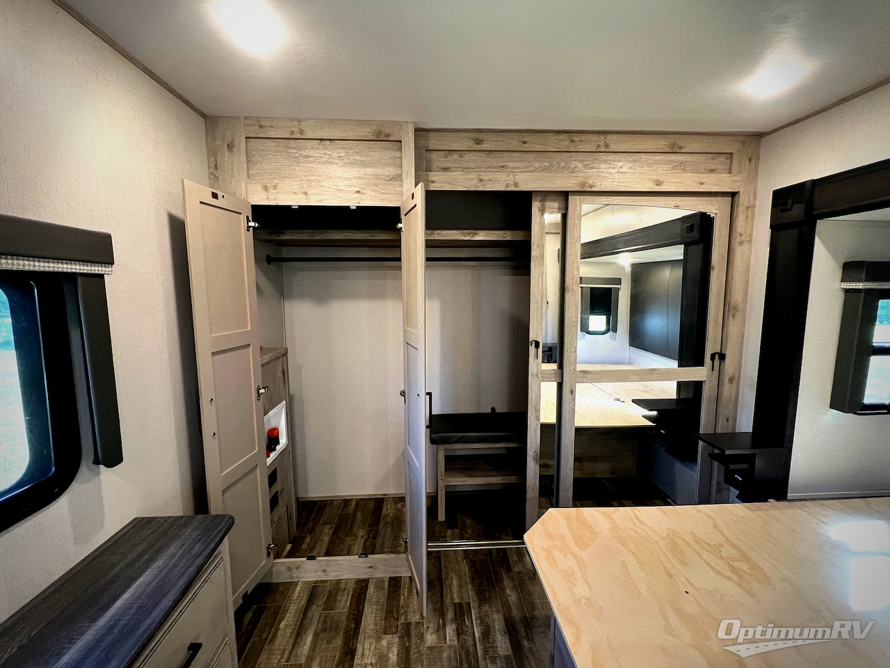 2023 Keystone Avalanche 360FL Photo 18