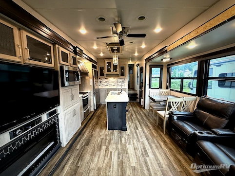 2022 Keystone Avalanche 322RL RV Photo 2