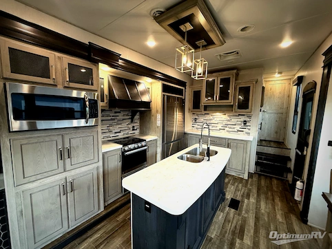 2022 Keystone Avalanche 322RL RV Photo 3
