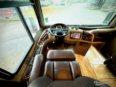 2016 Thor Venetian A40 RV Photo 4