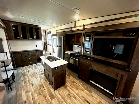 2019 Forest River Salem Hemisphere Hyper-Lyte 29RLSHL RV Photo 2