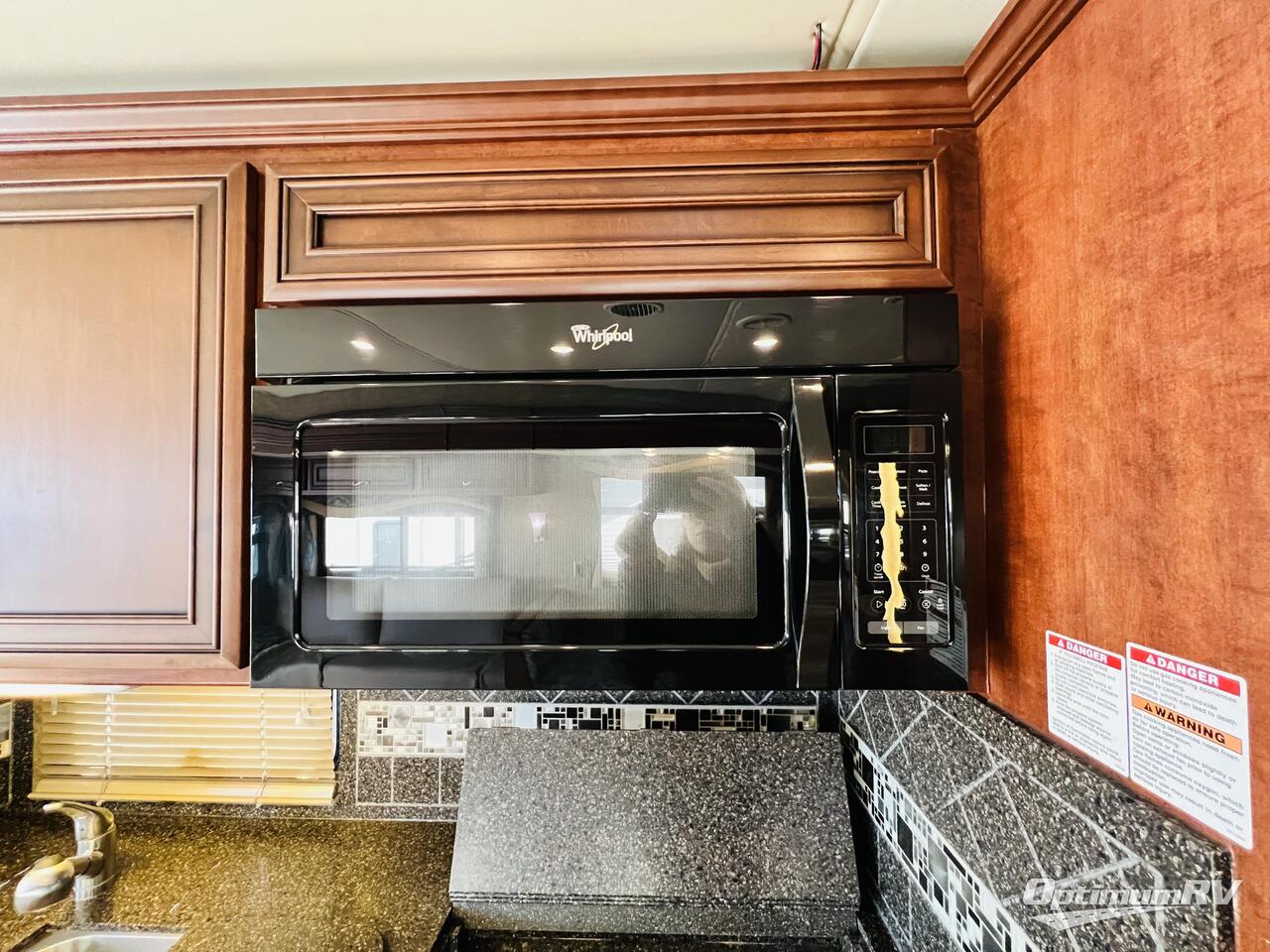 2015 Newmar Canyon Star 3953 Photo 13
