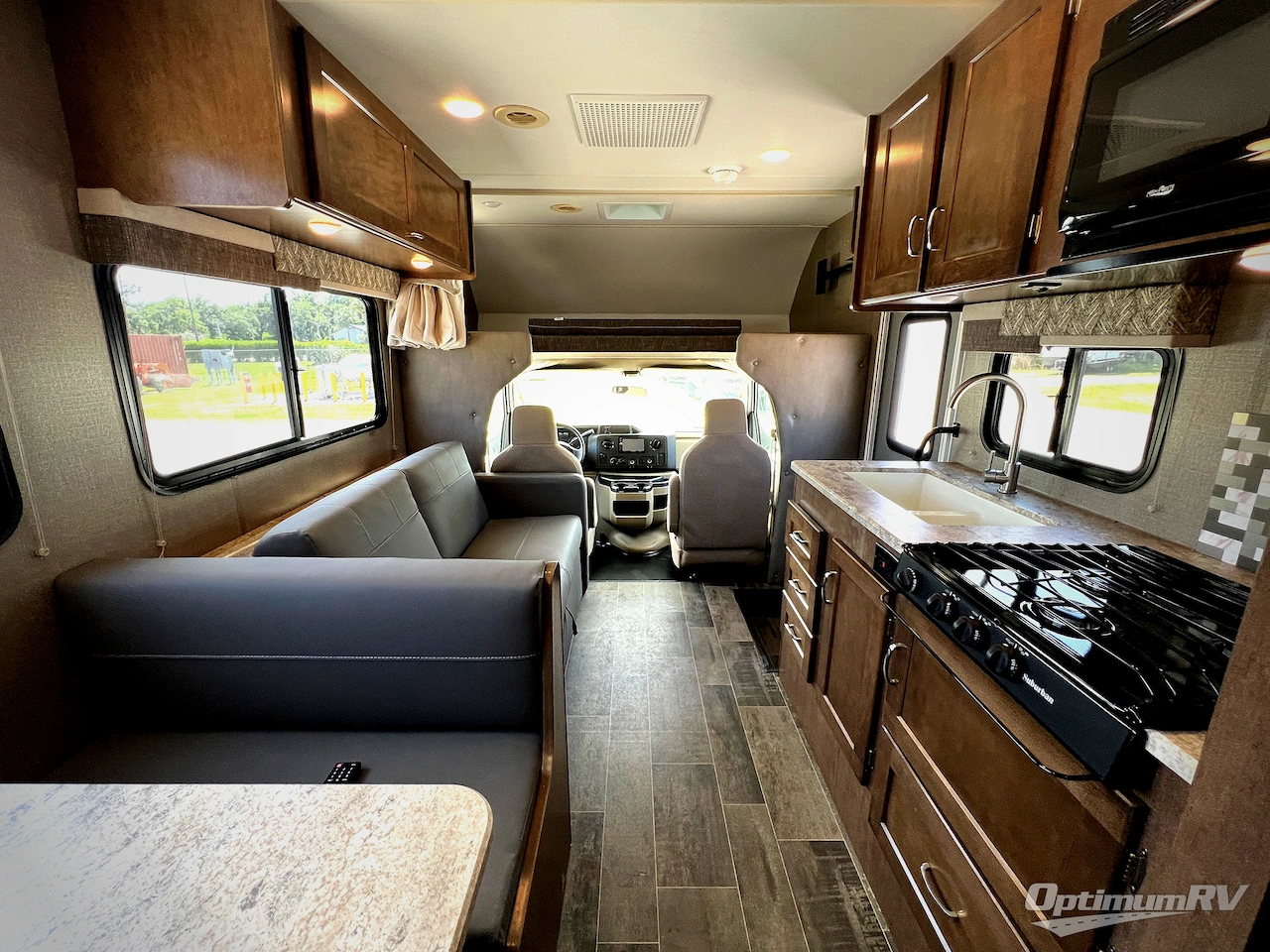 2019 Winnebago Outlook 25J Photo 5