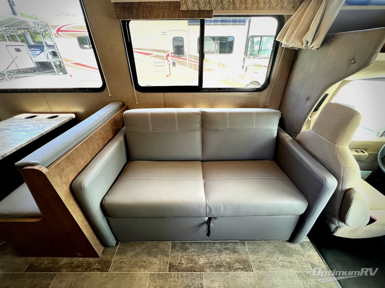 2019 Winnebago Outlook 25J Photo 8
