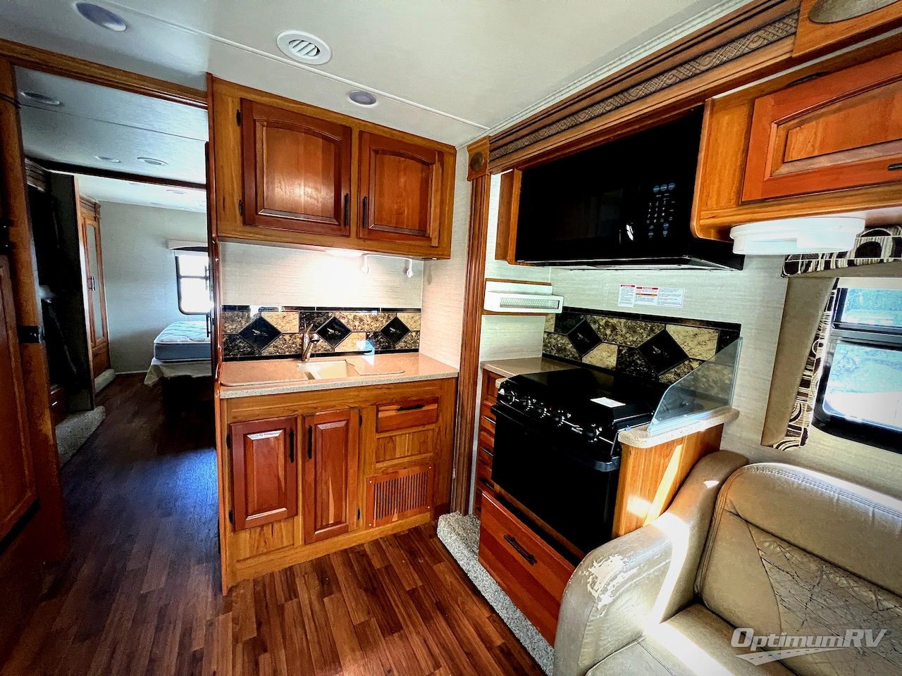 2017 Jayco Greyhawk 31FS Photo 8