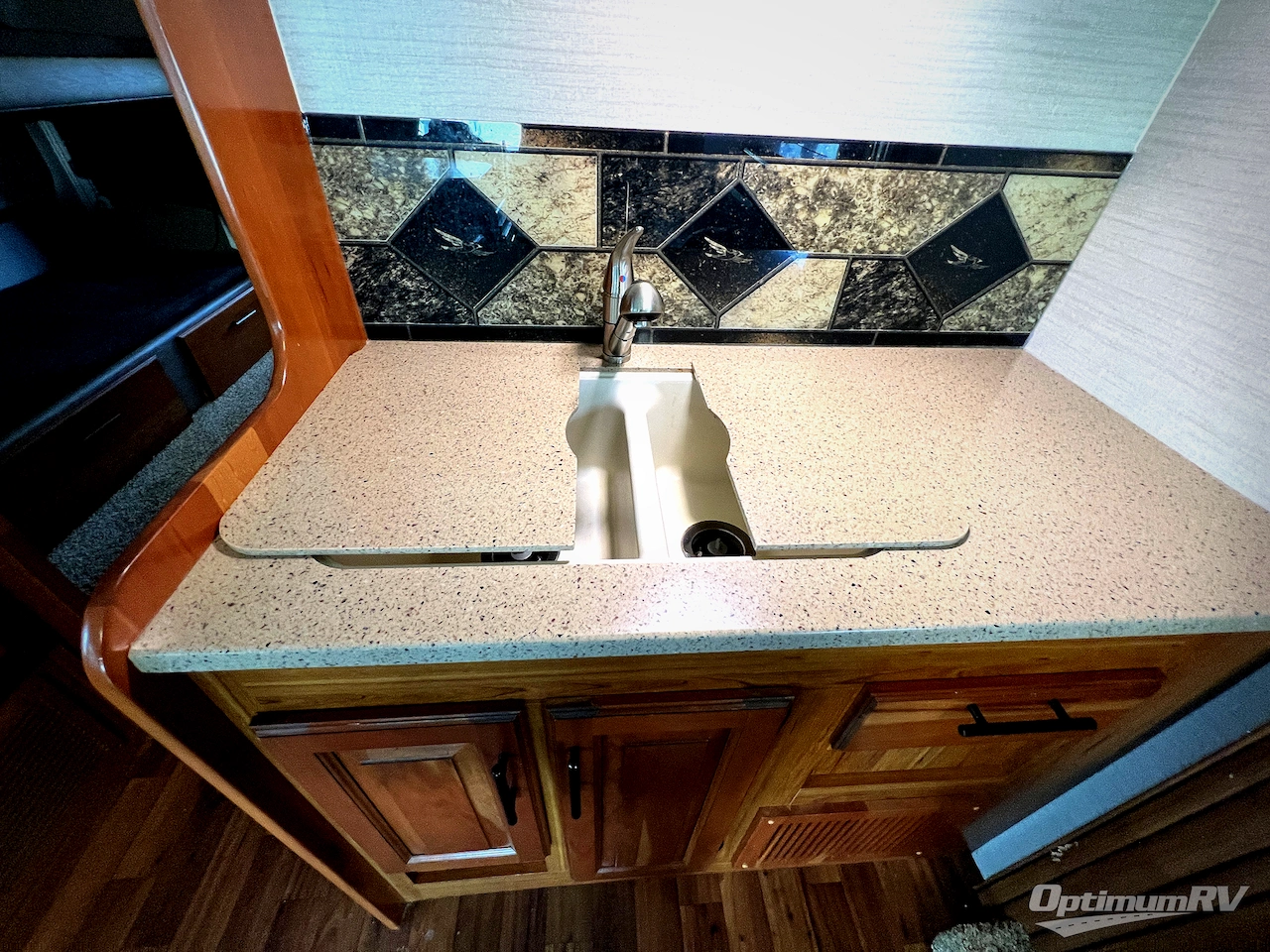 2017 Jayco Greyhawk 31FS Photo 9