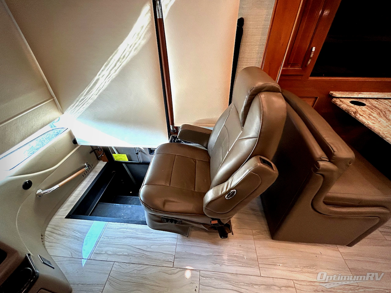 2019 Jayco Embark 39BH Photo 9