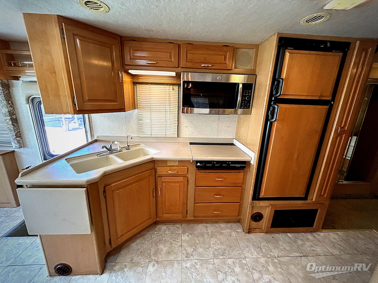 2003 National RV Dolphin 5342 Photo 8