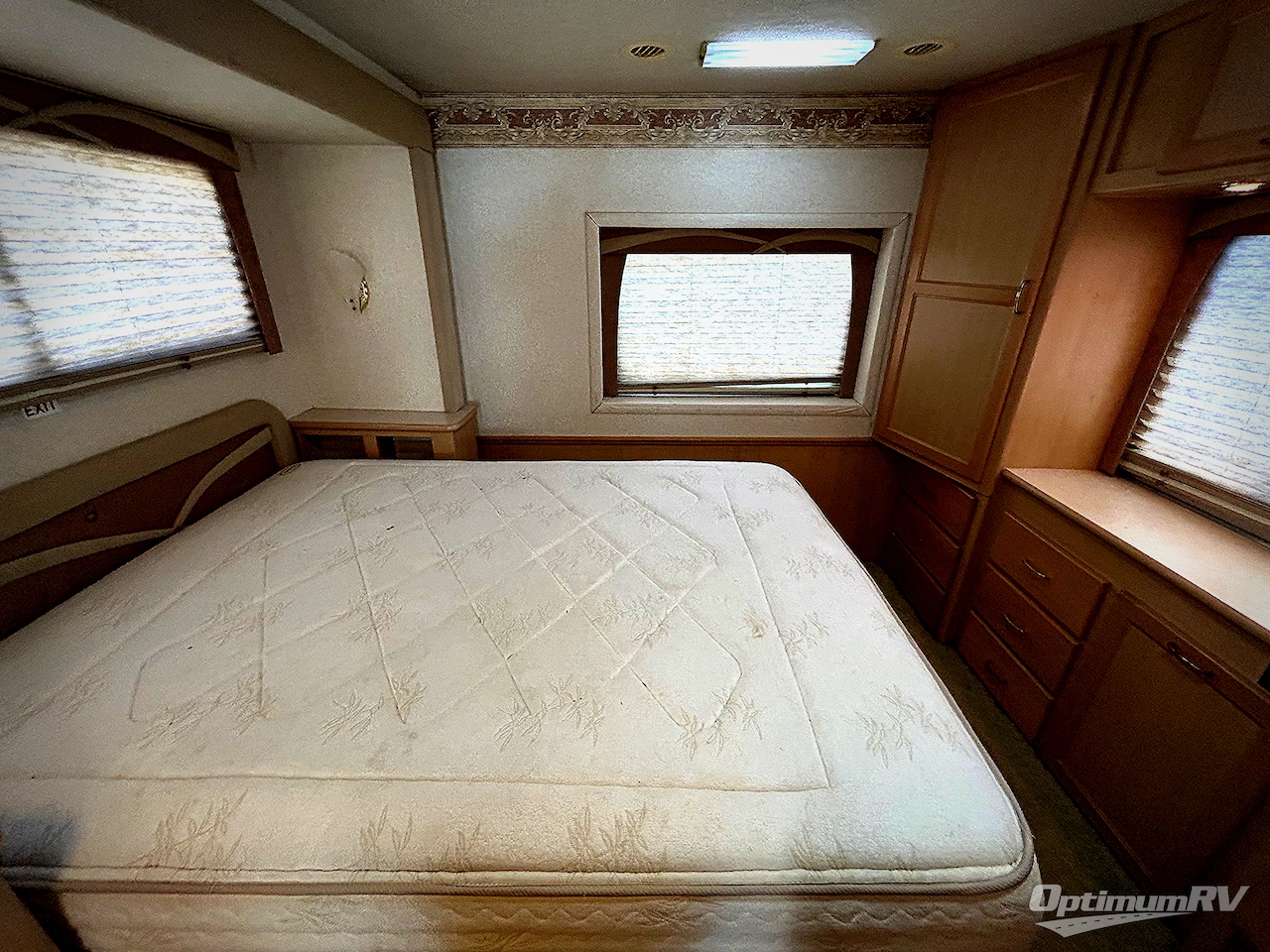 2003 National RV Dolphin 5342 Photo 16