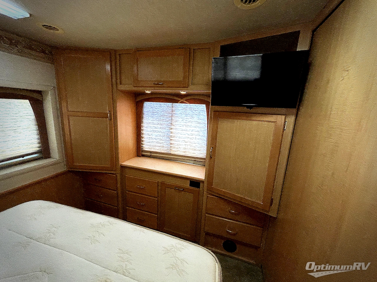 2003 National RV Dolphin 5342 Photo 18