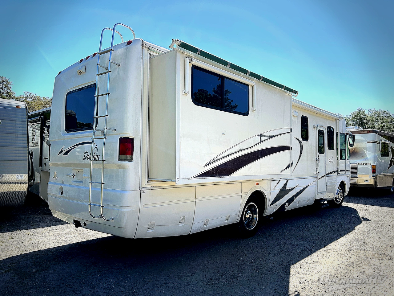 2003 National RV Dolphin 5342 Photo 2