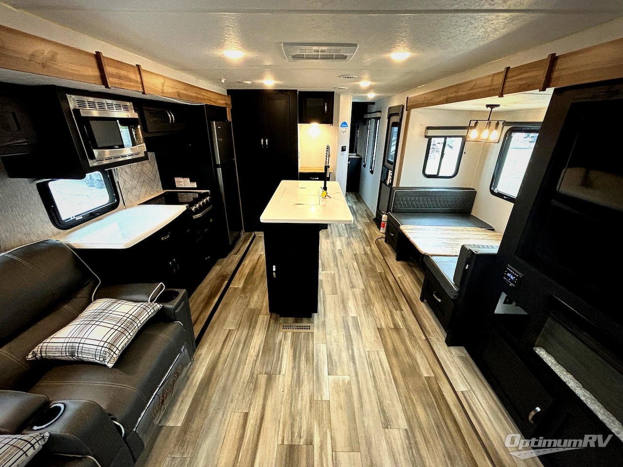 2023 Coachmen Freedom Express Liberty Edition 324RLDSLE Photo 8