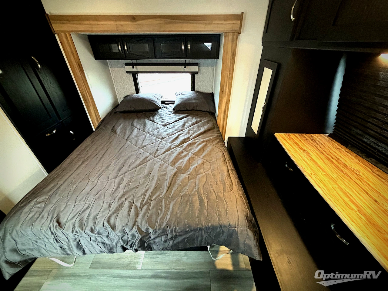 2023 Coachmen Freedom Express Liberty Edition 324RLDSLE Photo 9