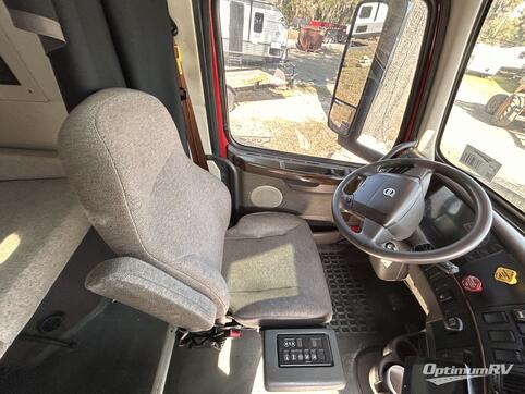 2017 Volvo Volvo VNL RV Photo 4