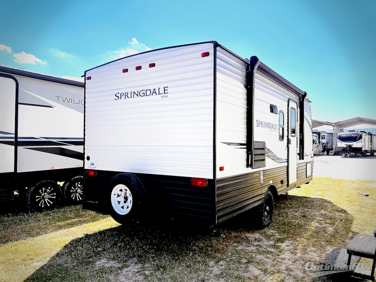 2021 Keystone Springdale Mini 1760BH Photo 2