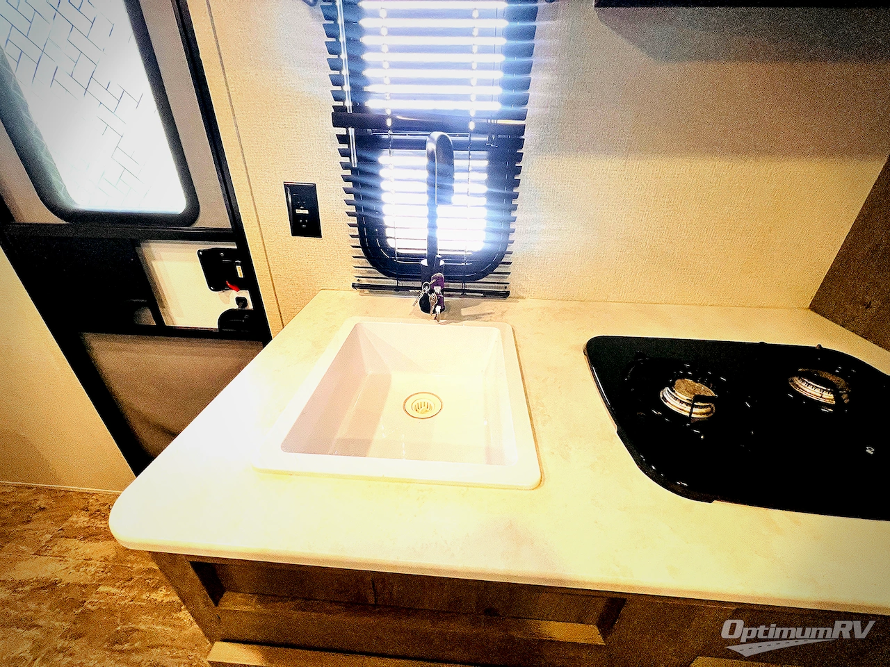 2021 Keystone Springdale Mini 1760BH Photo 7