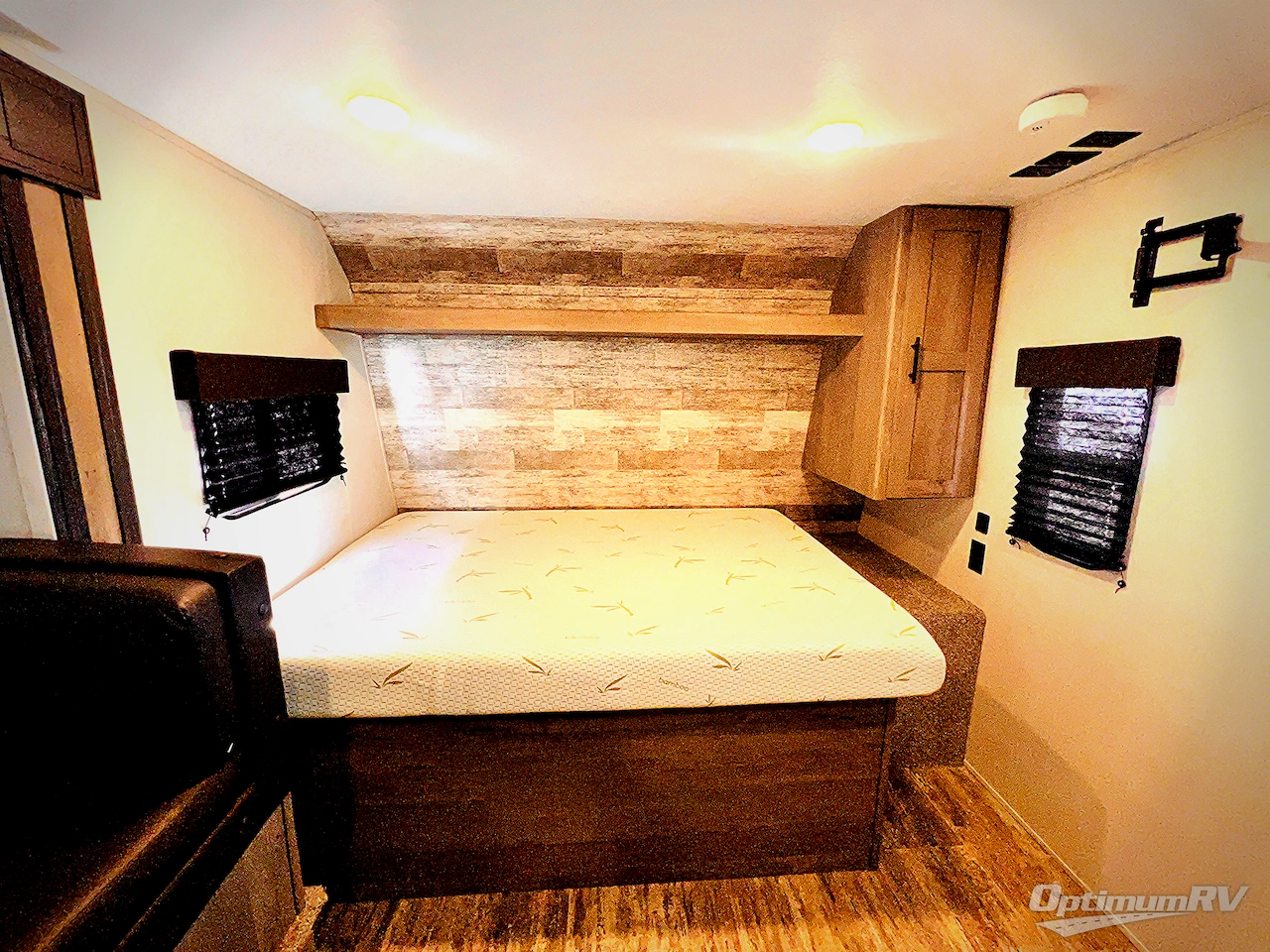 2021 Keystone Springdale Mini 1760BH Photo 11