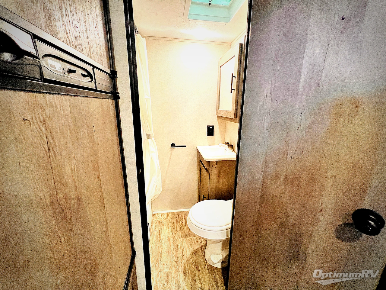 2021 Keystone Springdale Mini 1760BH Photo 14