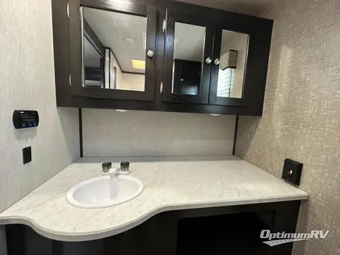 2019 Heartland North Trail 22CRB RV Photo 4