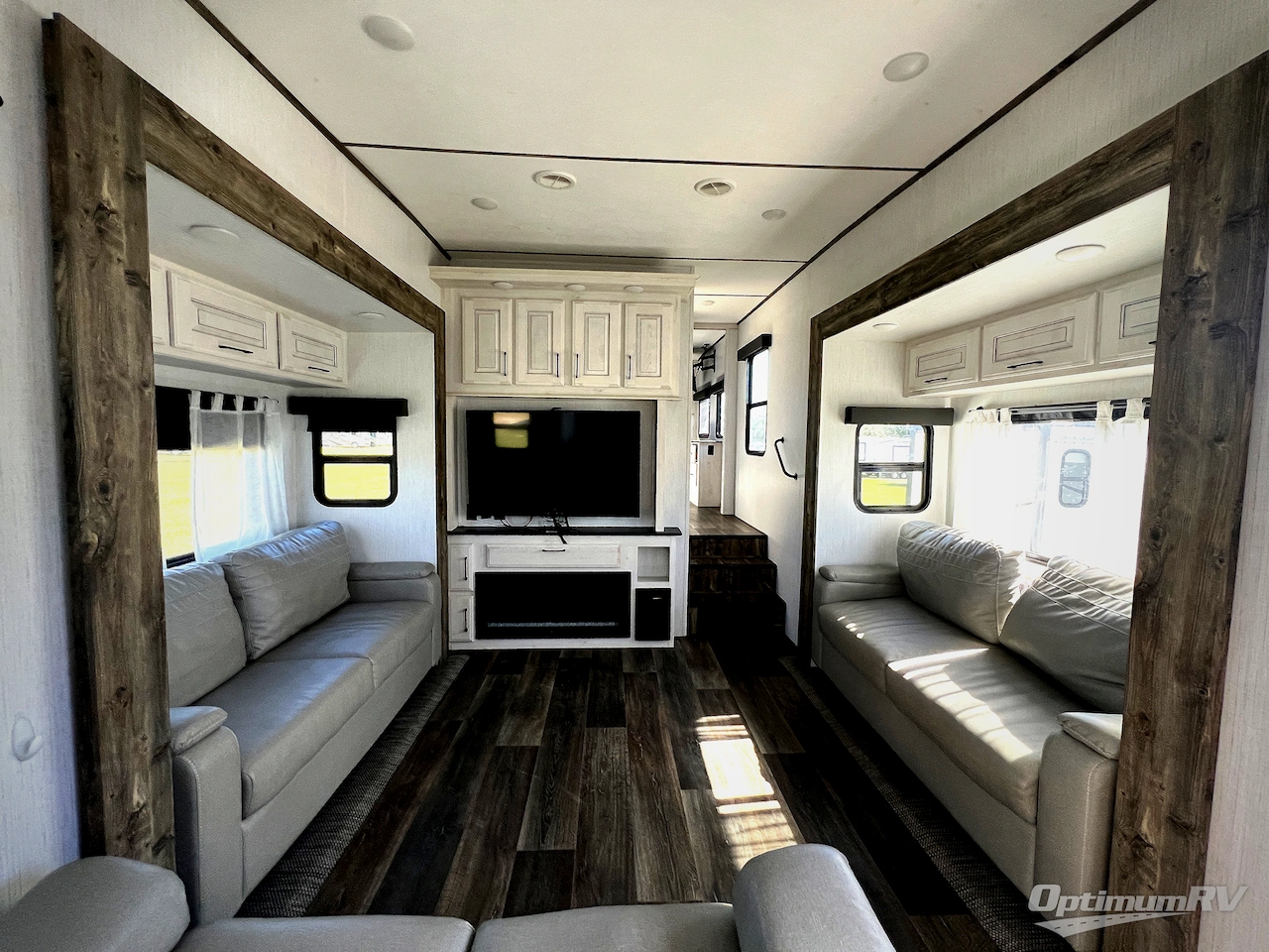 2021 Heartland Bighorn Traveler 33RKS Photo 5