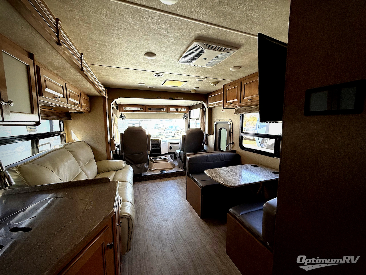 2019 Thor Windsport 29M Photo 5