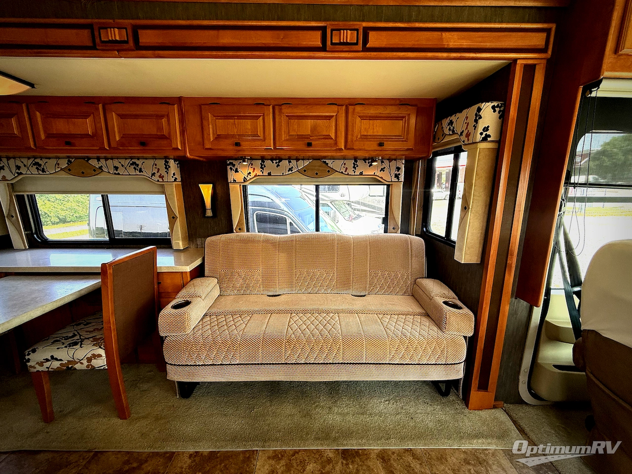 2013 Tiffin Allegro 32 CA Photo 6