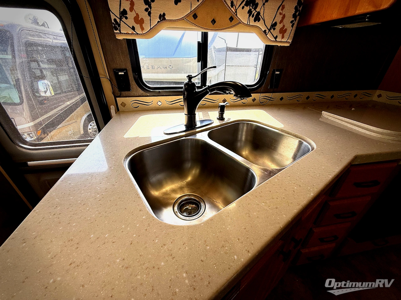 2013 Tiffin Allegro 32 CA Photo 10