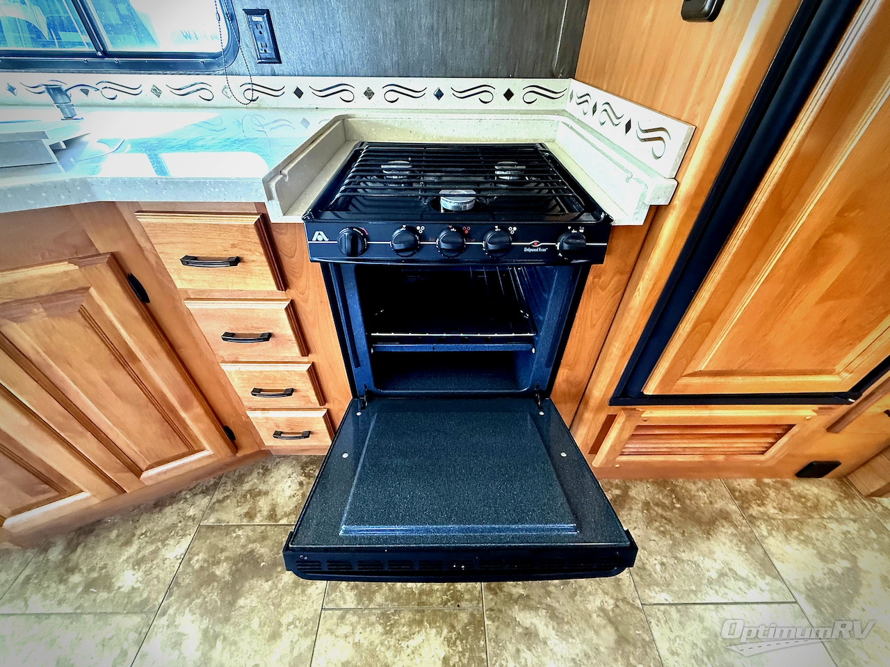 2013 Tiffin Allegro 32 CA Photo 11
