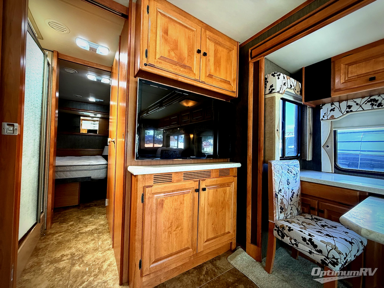 2013 Tiffin Allegro 32 CA Photo 13