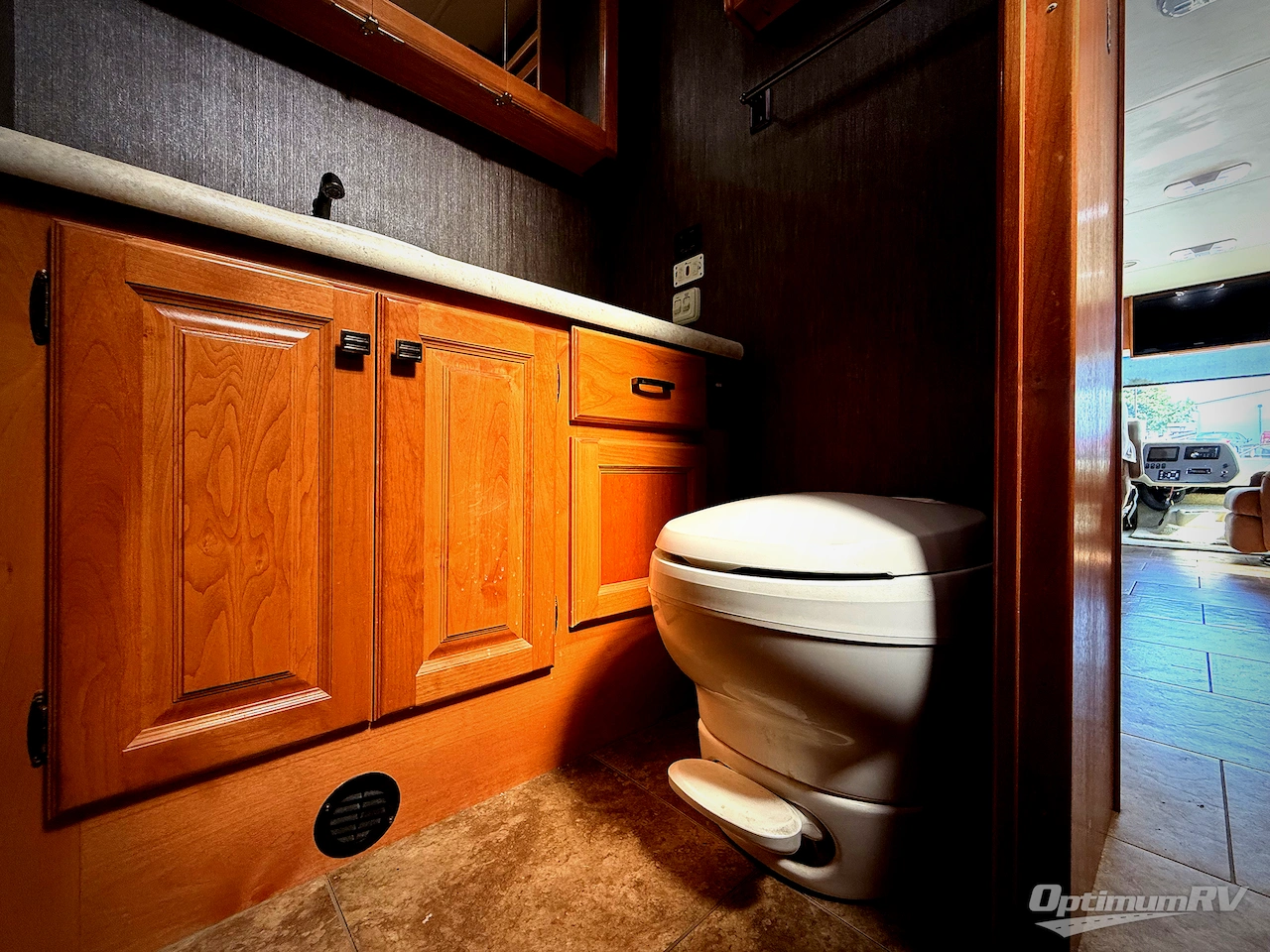 2013 Tiffin Allegro 32 CA Photo 18
