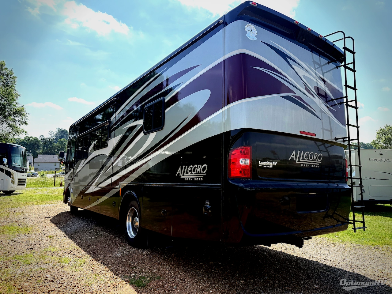 2013 Tiffin Allegro 32 CA Photo 3