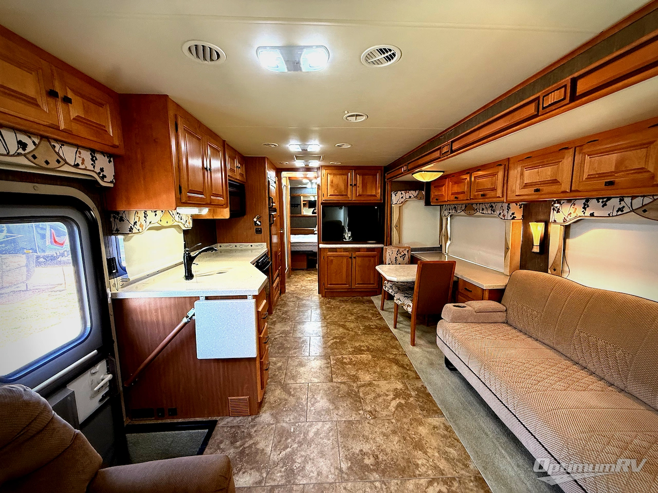 2013 Tiffin Allegro 32 CA Photo 5