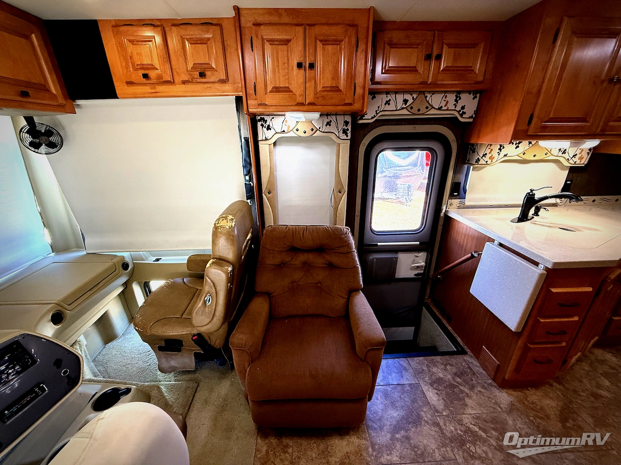 2013 Tiffin Allegro 32 CA Photo 11